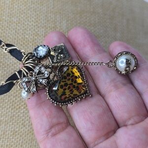 Vintage Betsey Johnson Lovely Leopard Heart Carabiner Necklace